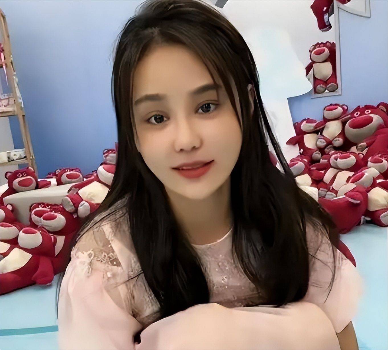 樊小慧否认拿家事卖惨炒作,宣布报警为自己讨回公道_儿子_网友_前夫