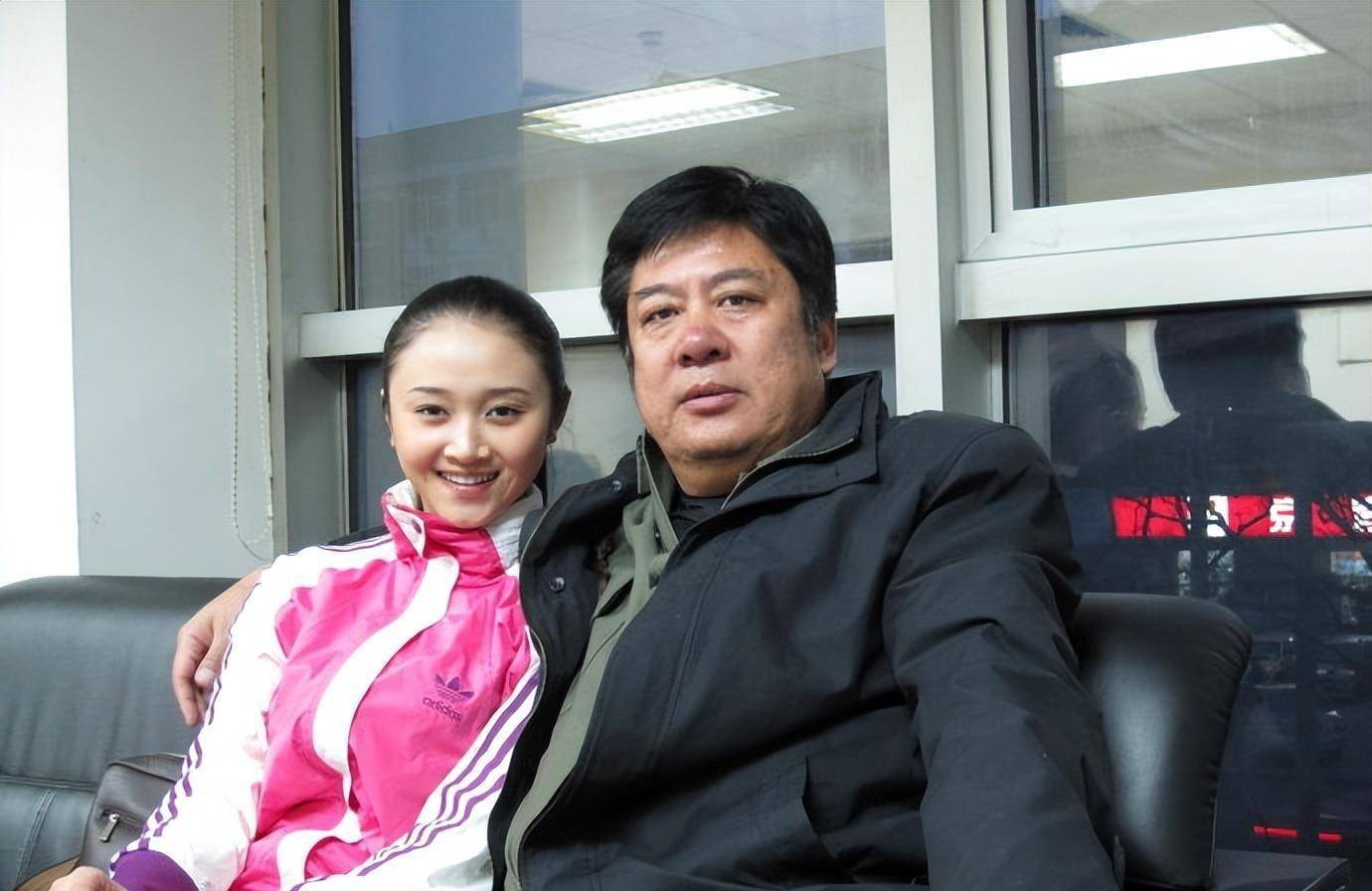 却有一个人看了十分生气,那就是张潮和前妻的孩子张晔子