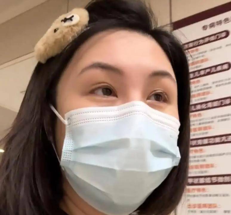 女星刘南希官宣生女,婆婆激动落泪,手术麻醉后呕吐引热议_淇仔_什么
