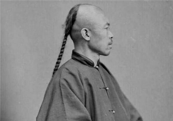 清朝人的发型真的是阴阳头?