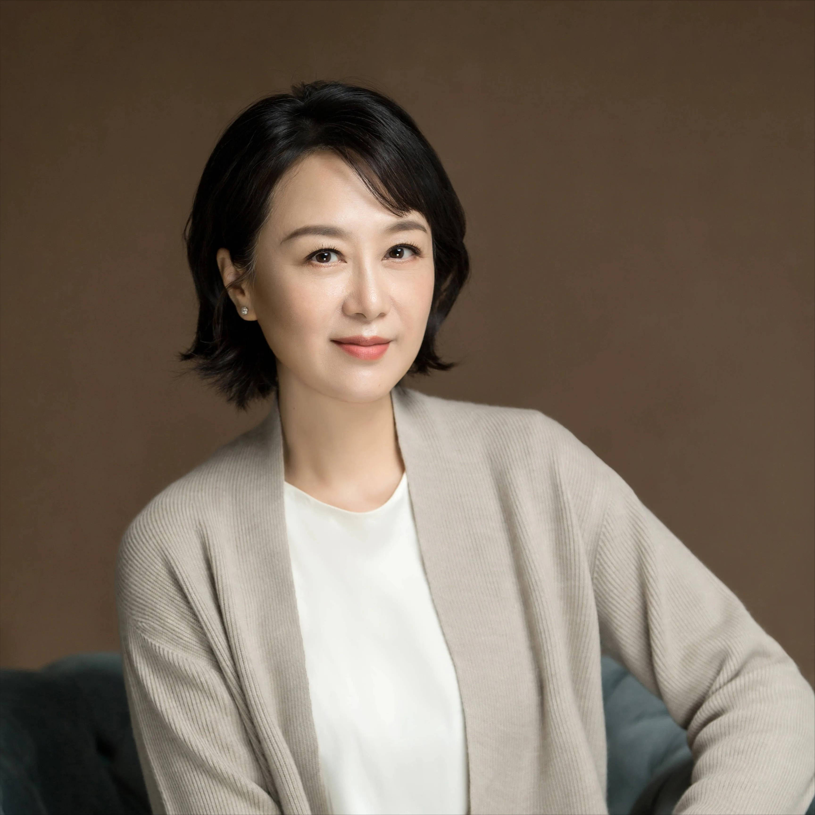 原创著名演员吴玉芳嫁乒乓王子隐退生两女恩爱36年幸福美满