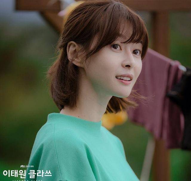 《梨泰院》两大女主造型大盘点,多种风格完美呈现,你更喜欢谁_look