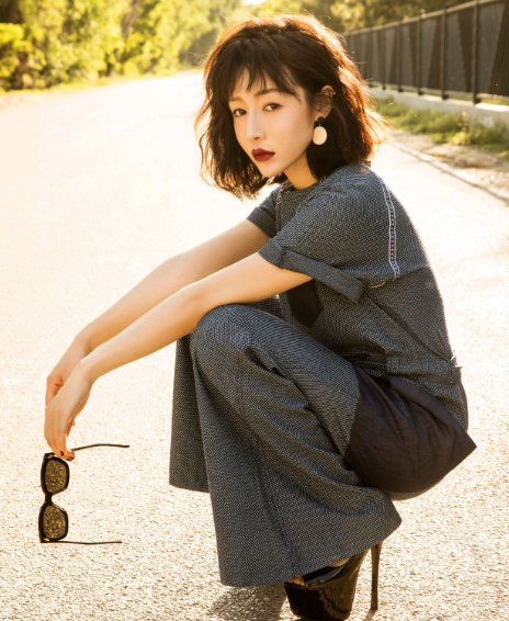 何彦霓:不红不紫,却活得最真实_人生_演艺_原则