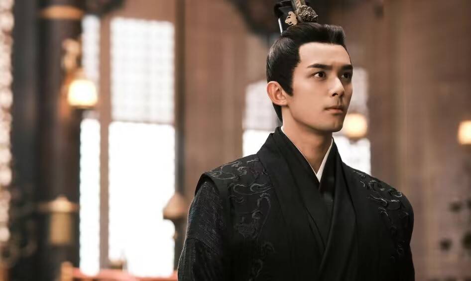 后期因女主死讯,男主瞬间黑化,成为了一个疯批腹黑,勇敢追爱的形象.