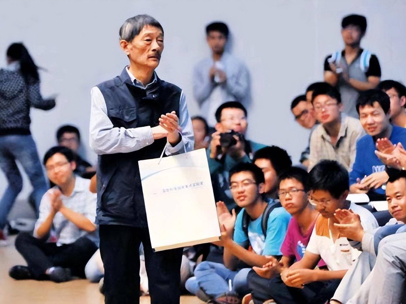 "布鞋院士"李小文:每天带酒壶上课,曾被误认为是修理工_时候_中科院
