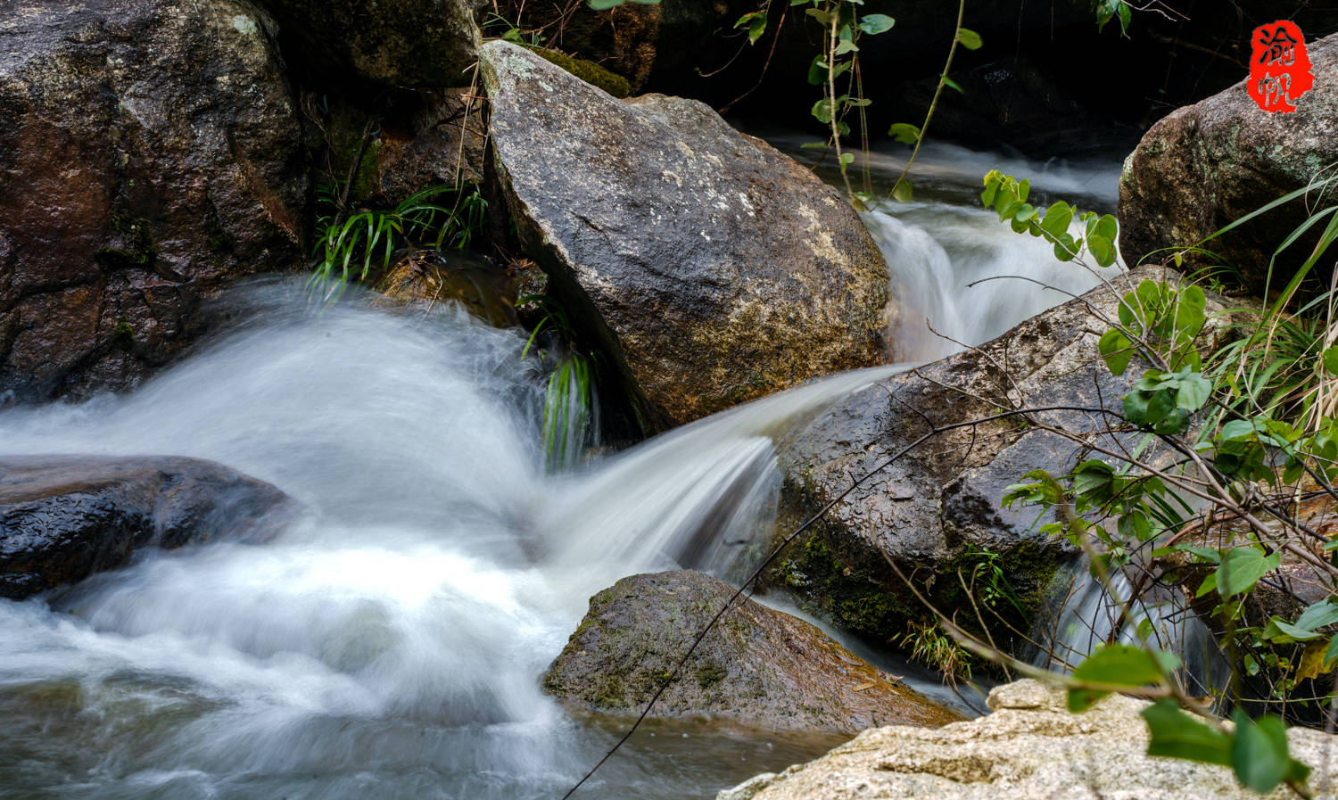 南岳衡山水帘洞,流泉飞瀑美如画,古为神仙洞府,今成旅游胜地_朱陵