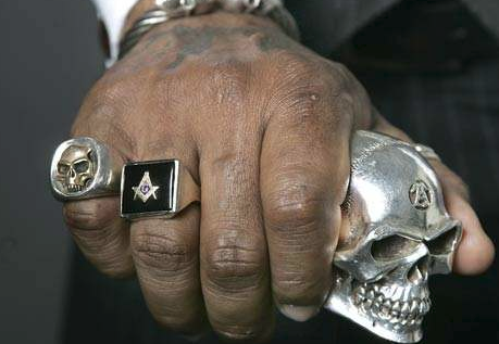 全球最诡秘组织,众多明星和政治官员在其中,和英国皇