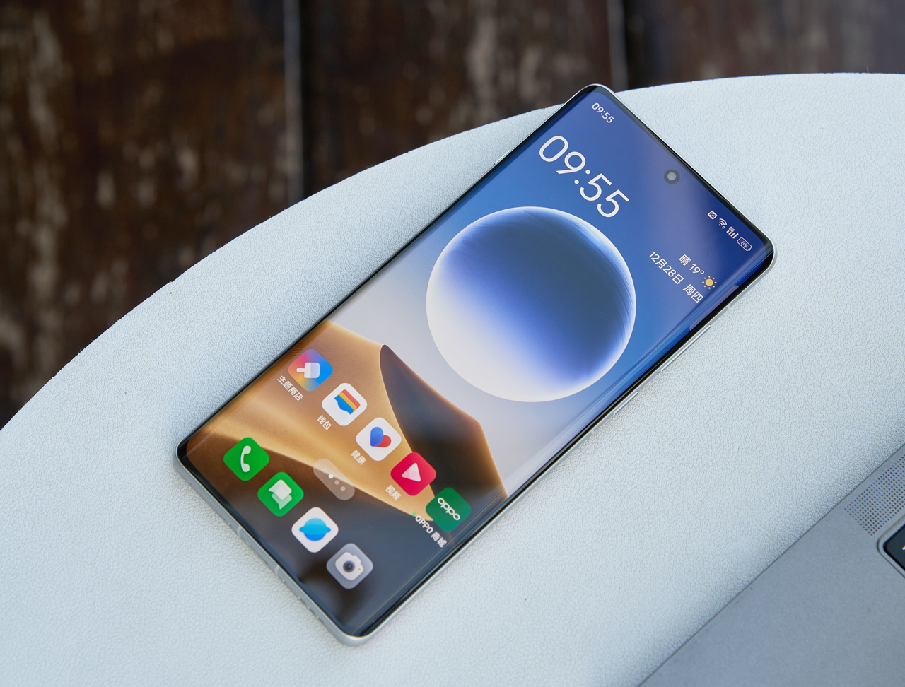 find x7可以带来游戏稳帧,超长续航,低功耗控制的体验,其安兔兔跑分更