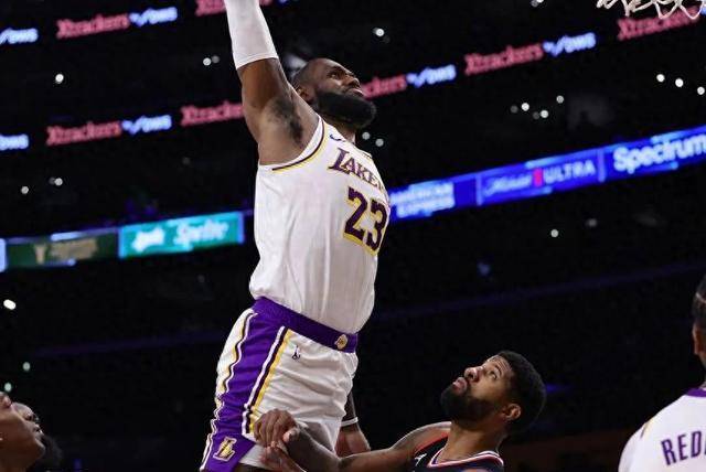 隔扣保罗乔治!湖人逆转快船!恭喜詹姆斯啊,新纪录诞生_比赛_胜利_防守