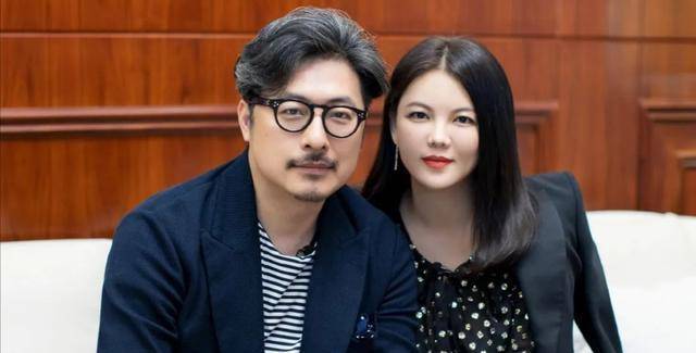 李湘王岳伦复合?一家三口上海过圣诞住豪华酒店穿情侣装!