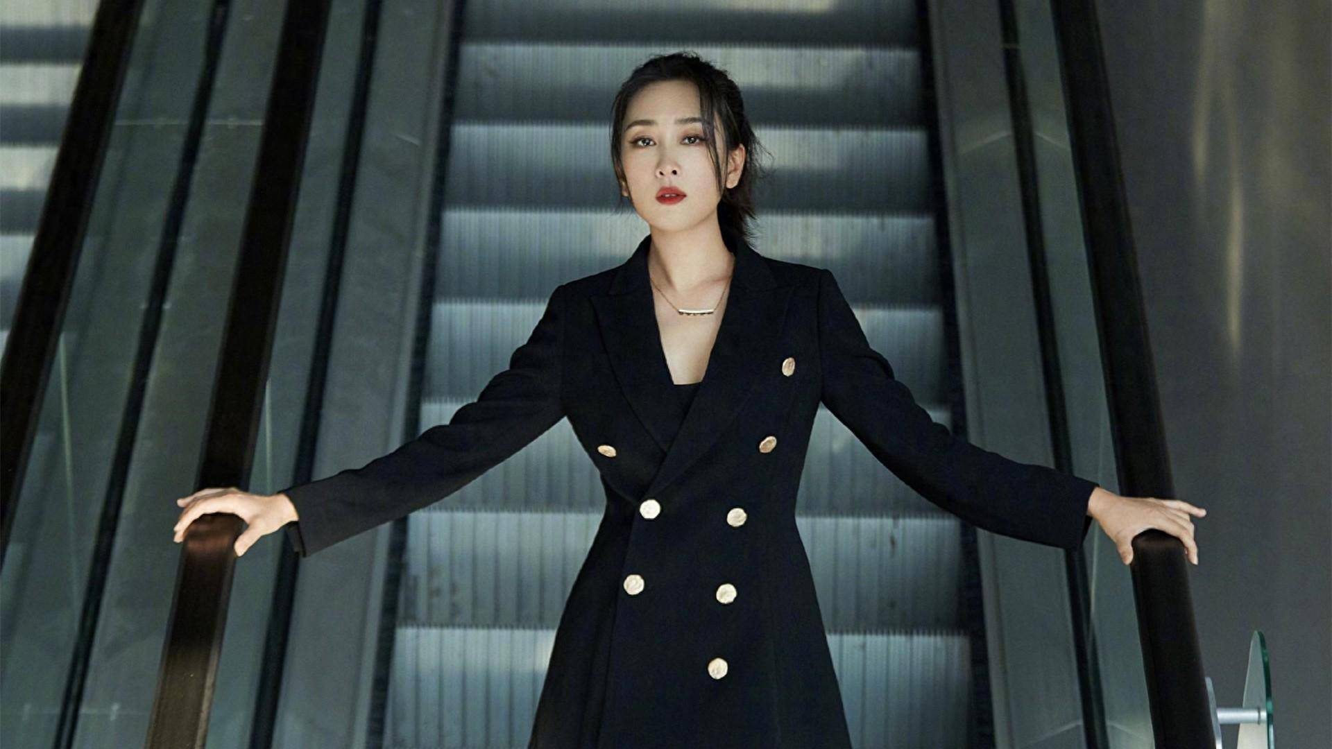 首先,就不得不提到她的年龄了,和那些娱乐圈的明星不一样,马苏在年龄