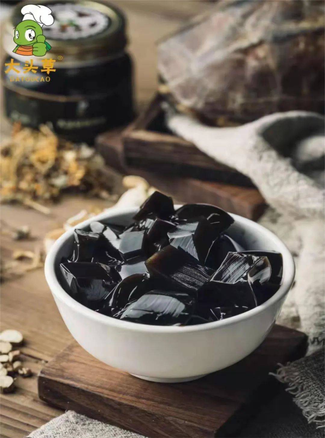 【养生佳品】龟苓膏的神奇效用:一碗古法熬制的健康传奇_皮肤_传统