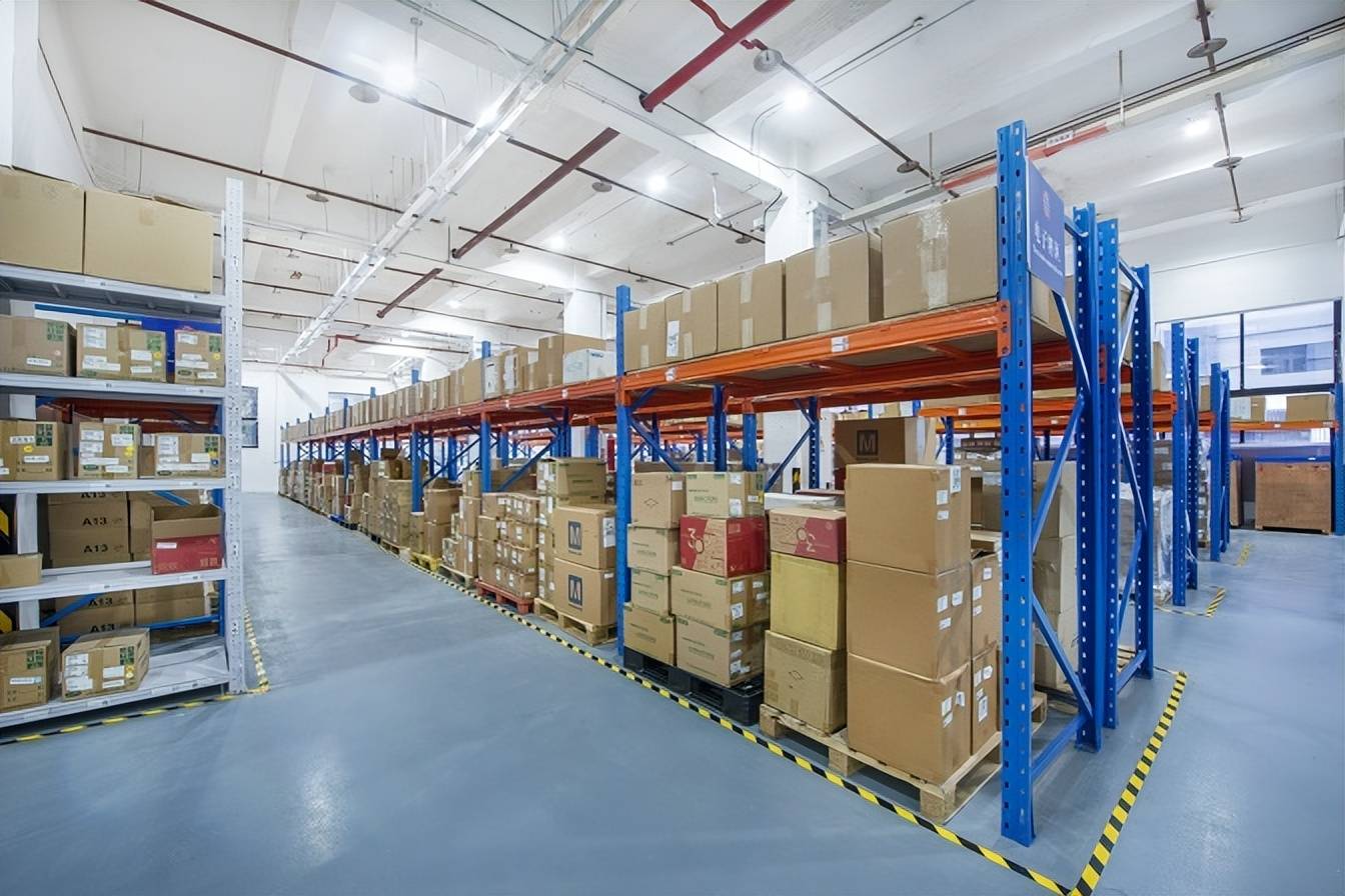 海外仓储物流是指在目标销售国家或地区设立的储存设施,用来贮存,监控