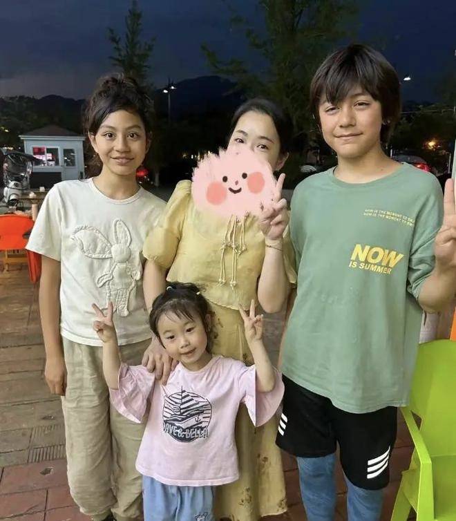 刘烨儿女近照曝光,诺一成为阳光大帅哥,12岁霓娜长相太惊艳_成为了