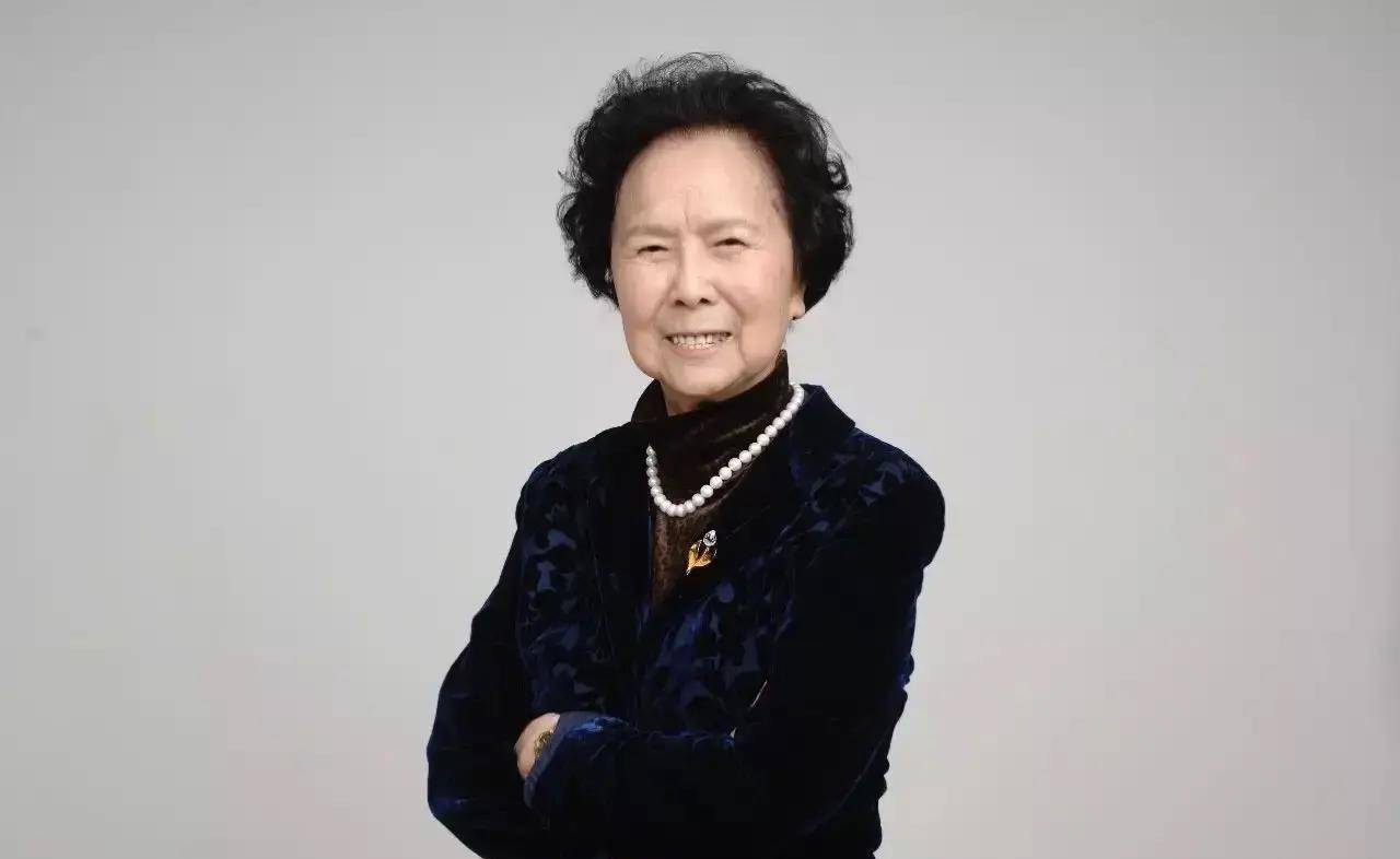 导演杨洁:一婚嫁张艺谋老师,二婚不惧世俗,嫁小14岁摄像_艺术_西游记