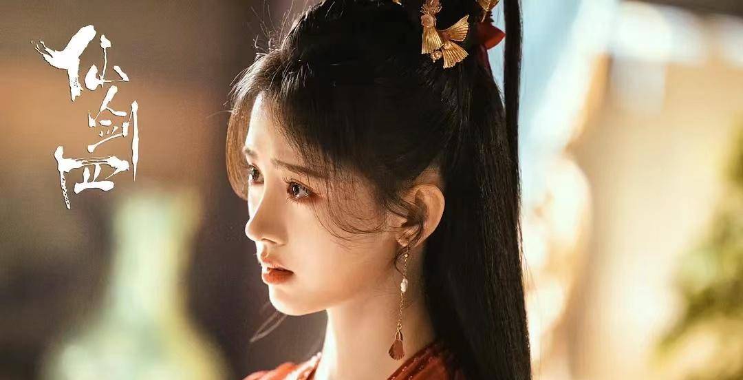30岁鞠婧祎与28岁章若楠对比,谁更适合灵动女主角_韩菱_成瑶_观众