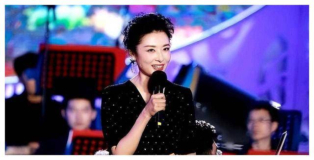 主持人周涛:离开央视是有原因的,尽管事业再登高峰仍对女儿有愧