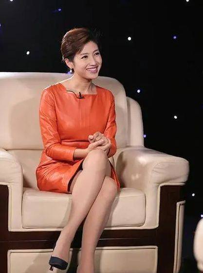 主持春妮!爱穿丝袜挑高跟,但魅力并非靠颜值!_才华_北京_节目