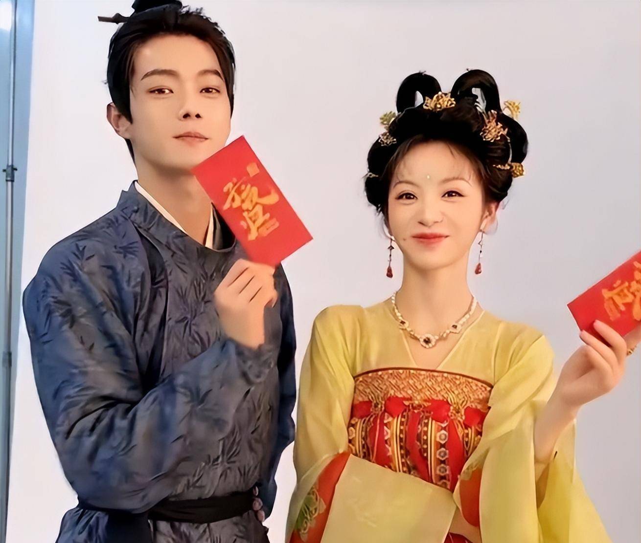 有杨紫,李现二搭上演商战传奇的国色芳华》,有谭松韵,郑业成携手共造