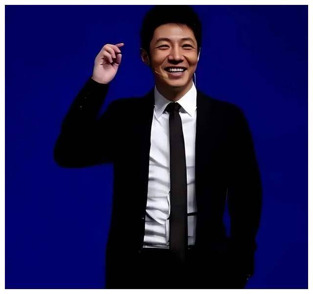 撒贝宁问董宇辉,刘德华到直播间出场费是多少?