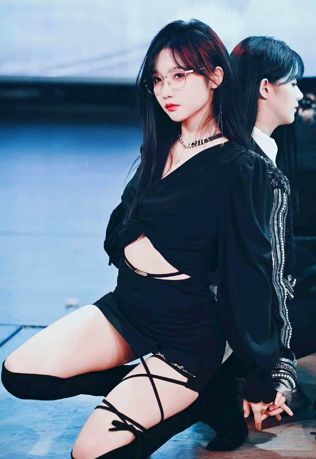 宋昕冉性感美图,肥美丰腴的美臀,展现无可抵挡的性感魅力_身材_气质