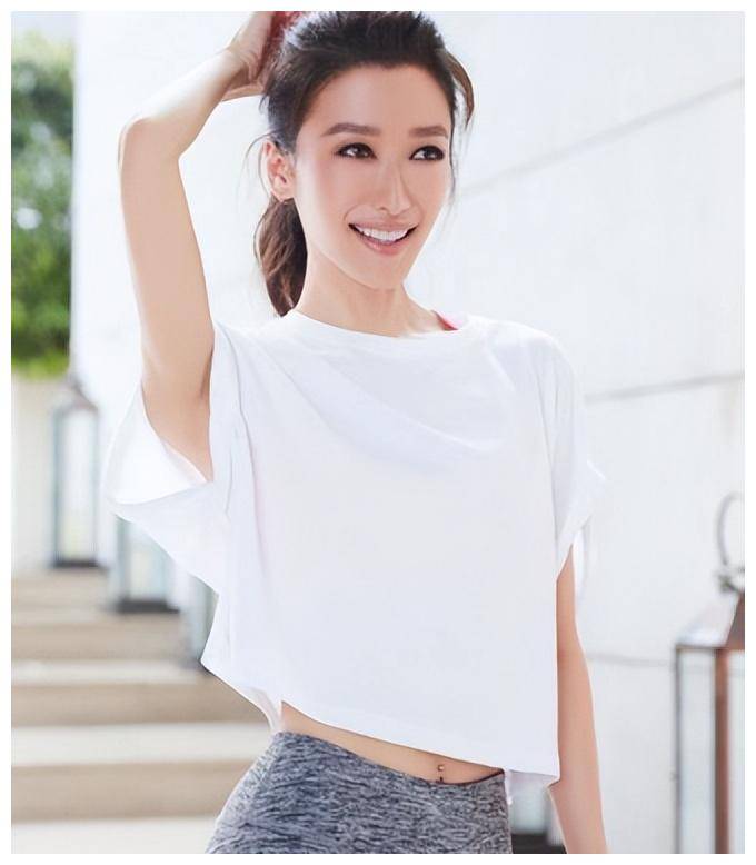 谢婷婷:情史胜过谢贤,多个男朋友无缝衔接,为何37岁未婚生女?