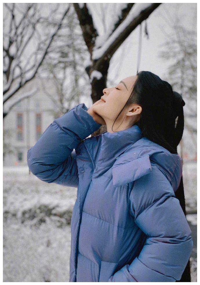 鞠婧祎,林允,李沁,陈都灵大雪中玩嗨了!