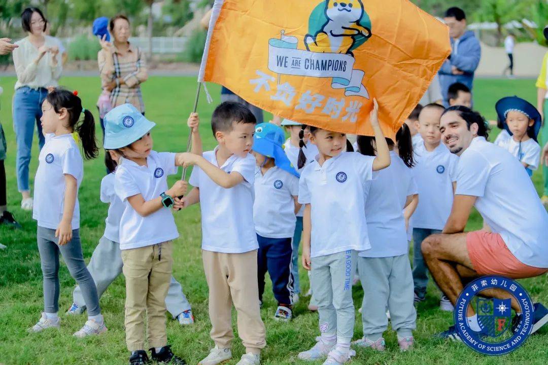 穿上就不想脱下来,这些国际学校的校服你最pick哪一款?
