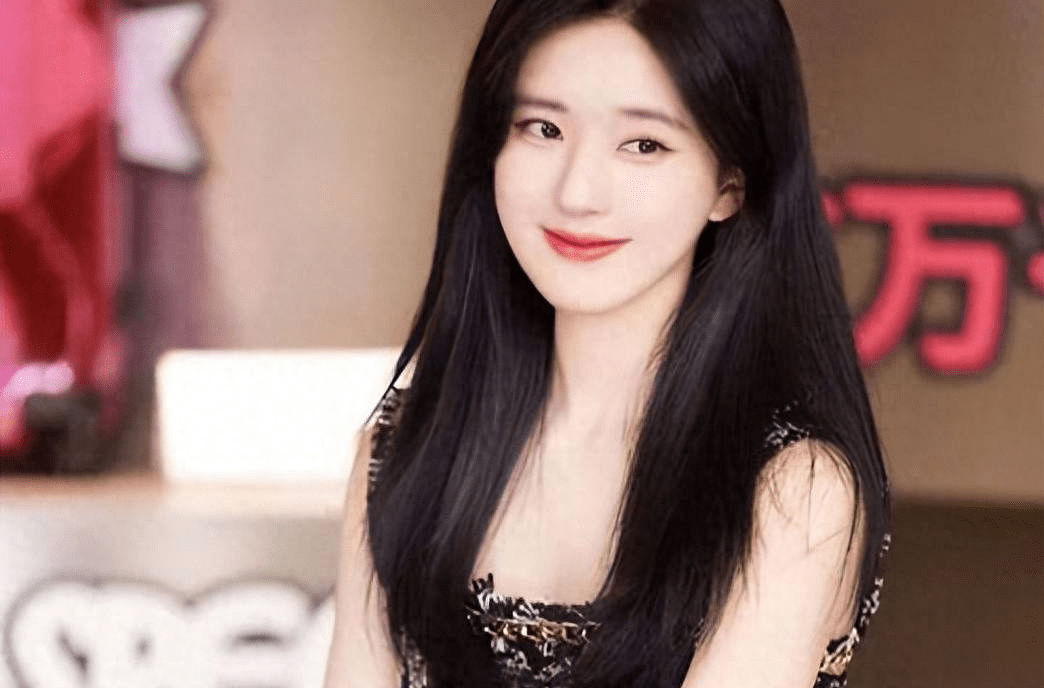 赵露思:娱乐圈全能女神,魅力璀璨如星,人间水蜜桃般甜美.