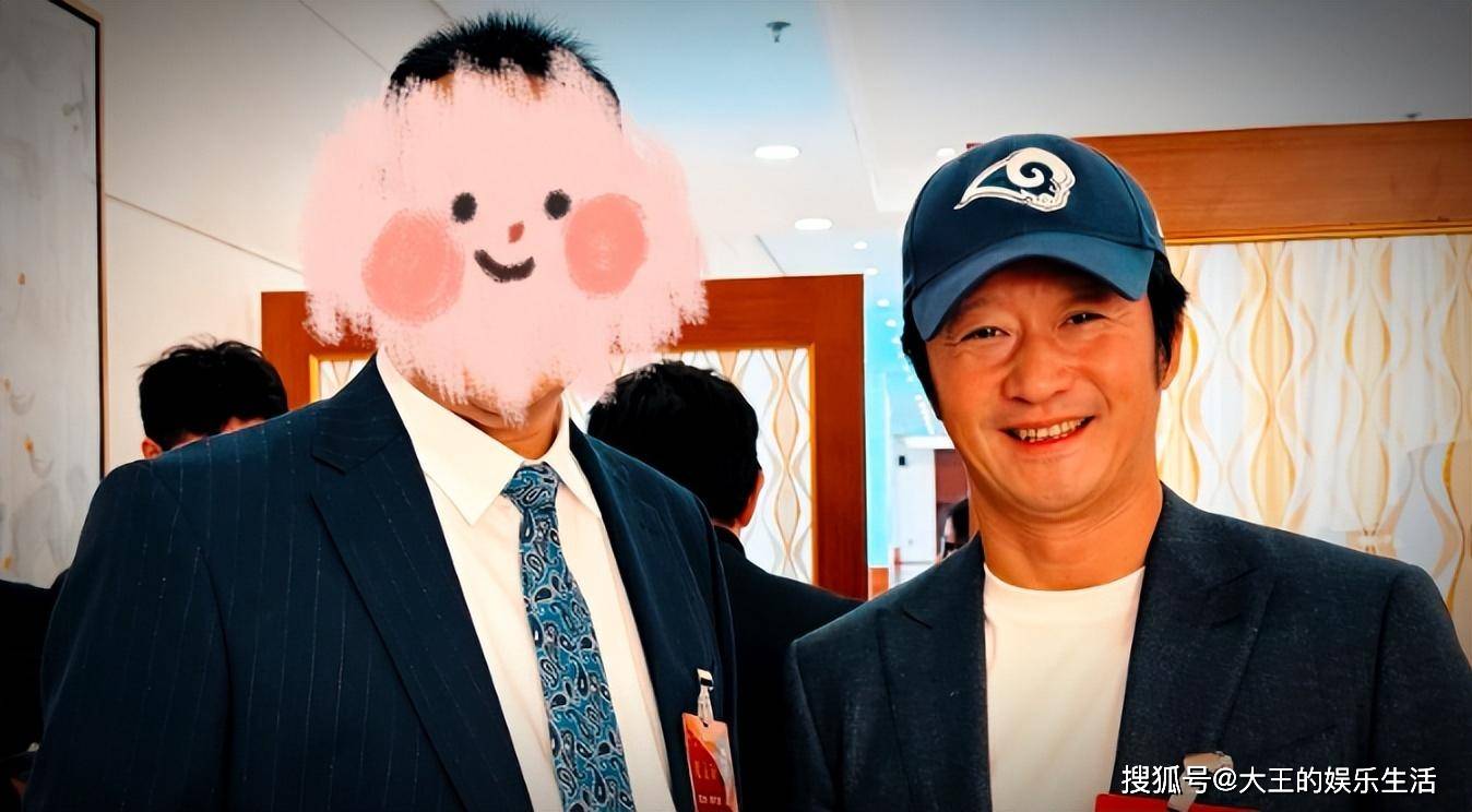 这一天,坐在陈宝国身边的刘德华,展现了他在圈里的江湖地位_陈道明