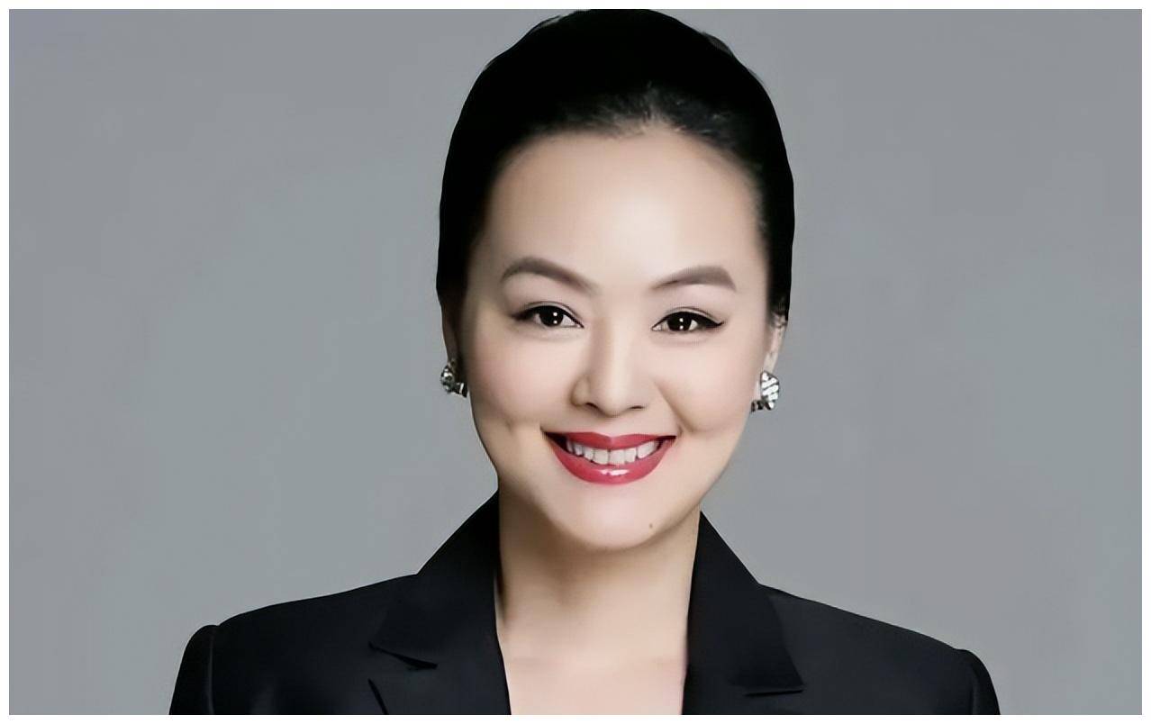 央视主持人孙小梅:嫁小2岁哈佛大学海归,今58岁活成人生赢家_事业