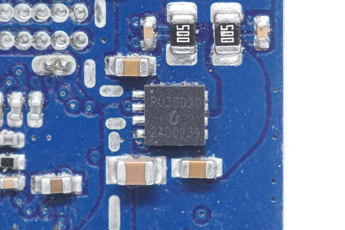 用於usb-c3和usb-a口的vbus開關管來自銳駿半導體,型號ru30d20,是