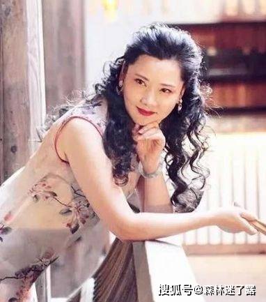 看她和巩俐,茹萍的合照你就有知道了_杨九红_魅力_美人