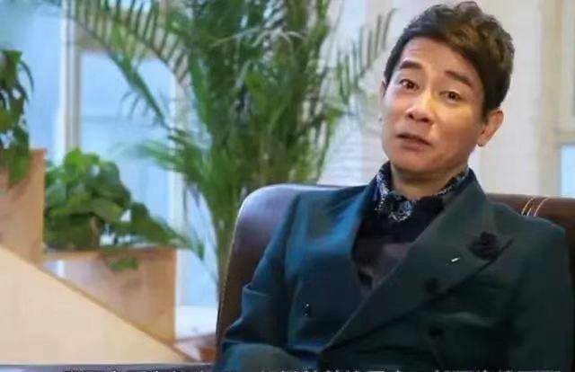 陈小春:血汗换来上亿身价,贤妻治愈暴脾气,弟弟却是他永远的伤_应采儿