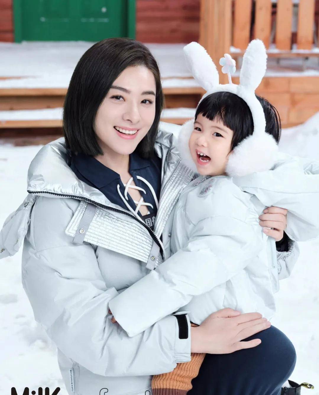 一家四口绝美杂志封面,身价过亿已成人生赢家_王弢_爸爸_妈妈