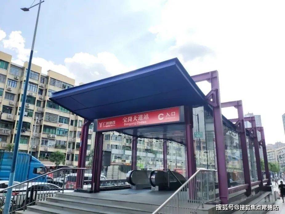 项目周边就是乐峰广场,太古仓,沙园市场,广百新一城,富力海珠城,万国