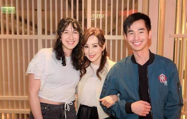 首次见混血儿媳,对方许诺生娃后回亚洲定居_罗琳_家庭_洛琳