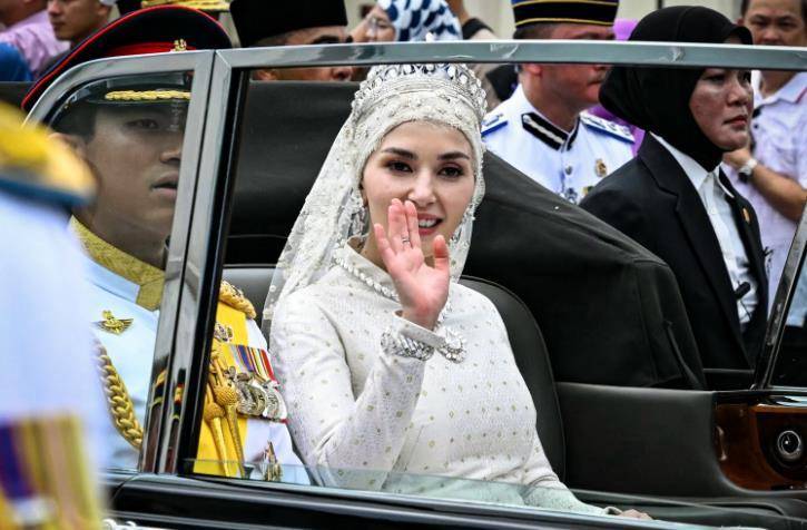 文莱王妃嫁给爱情!