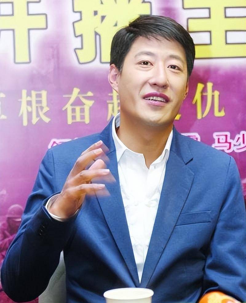 于震:"家暴"将妻子打到流产,2婚娶小13岁娇妻,变成宠妻狂魔_工作_酒吧