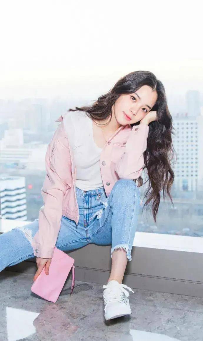 欧阳娜娜:从天才大提琴家到多栖巨星,她的故事激励着无数年轻人_挑战