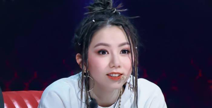 "无人问津"邓紫棋与陈奕迅拍策划获多次大奖,却被公司压榨_行为_音乐