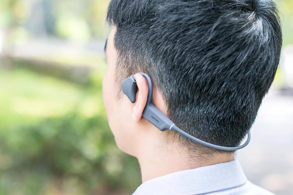 游泳耳机有哪些？骨传导游泳耳机和入耳式游泳耳机的好处与坏处