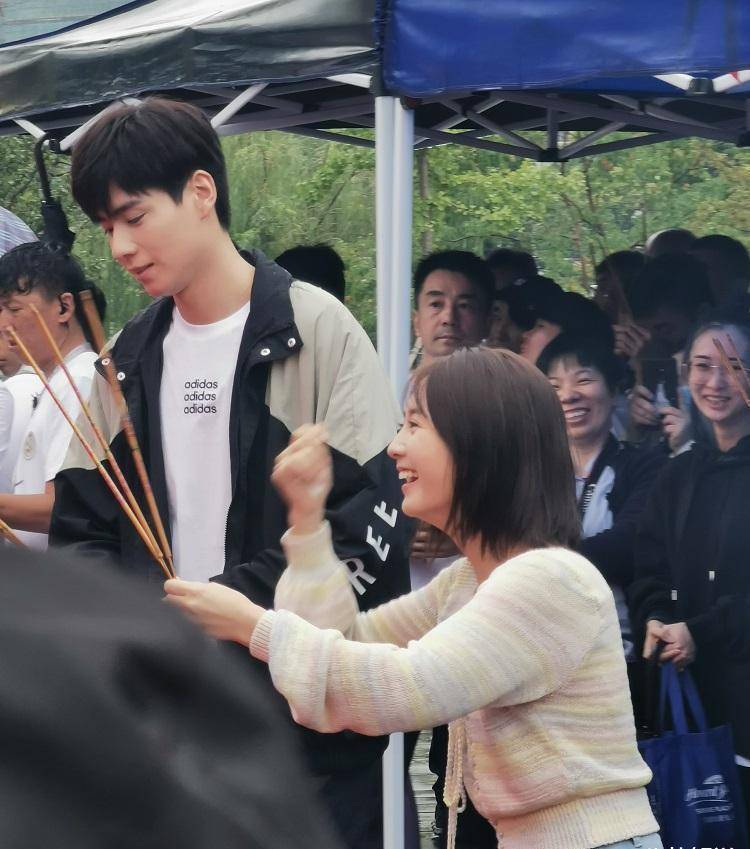 还没播,胡一天又有新剧开机,女主角身高差距太大了_作品_邢菲_资_资源