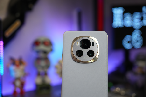 荣耀Magic6标准版带来的Pro级丝滑体验，流云紫配色惊艳登场！