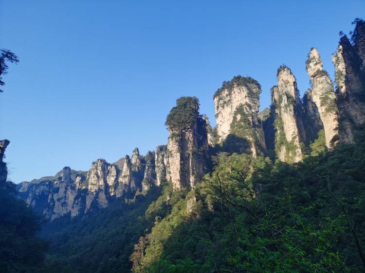 寒假去張家界旅遊一週大概要花多少錢?張家界精華景點