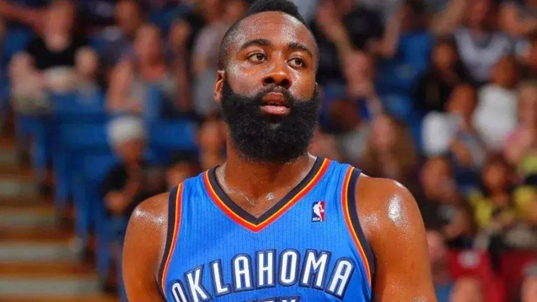 雷霆交易哈登报价对比!活塞只给老将,奇才送出比尔,快船想免费收割!