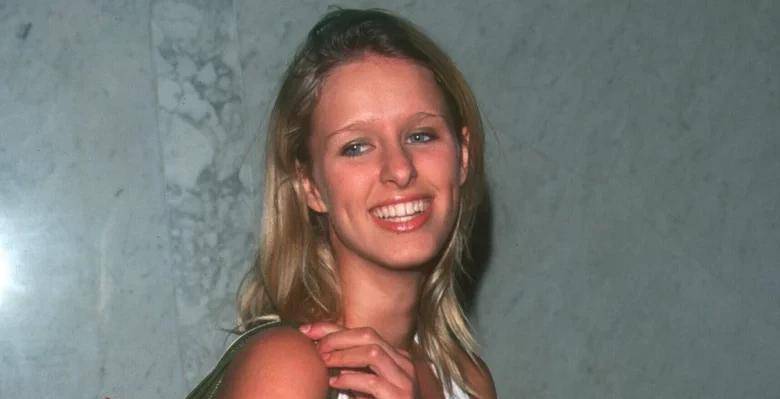 时尚大亨妮基·希尔顿从出生到39岁的转变_亲姐姐_朋友_母亲