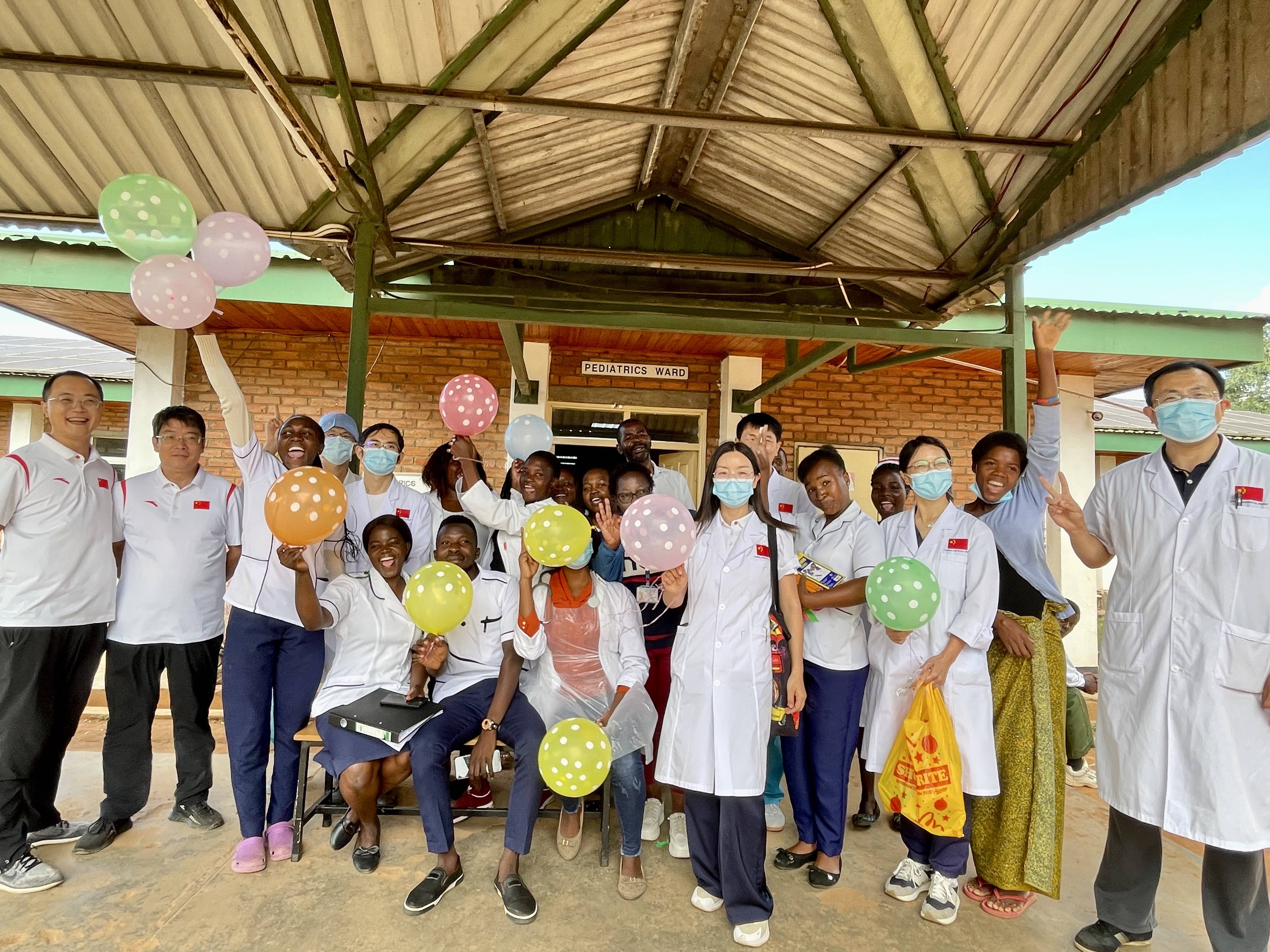 援非医疗队翻译曾秋:秉承初心,勇担使命的全能手_工作_中国医疗队