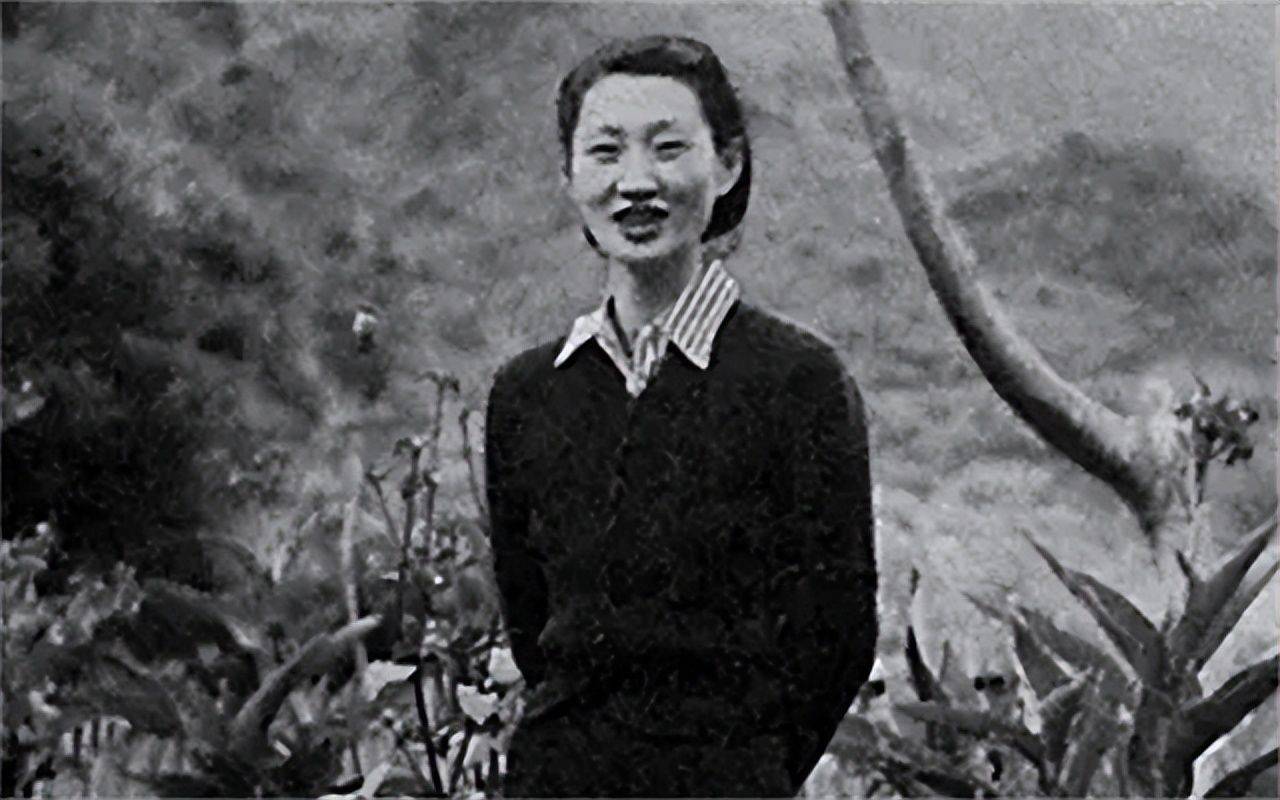 其中最出名的那个女儿,就是后来陪伴张学良大半辈子的赵一荻,也就是