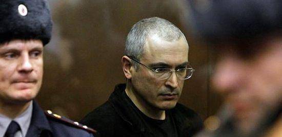 他是俄罗斯前首富,被普京监禁10年,出狱后声称:有7亿继续反普